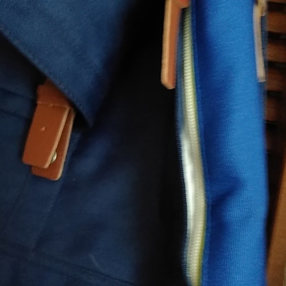 18 by 17 inch Penguin Back Bag - Picture 3 of 8
